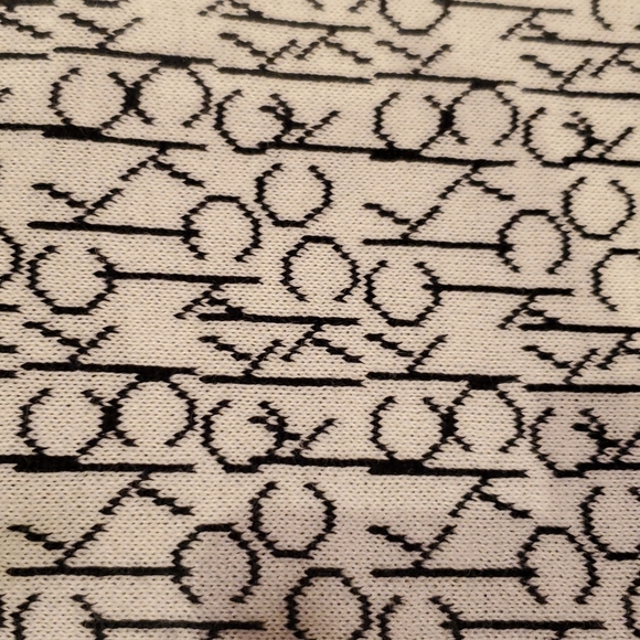 Calvin Klein scarf - Picture 3 of 5